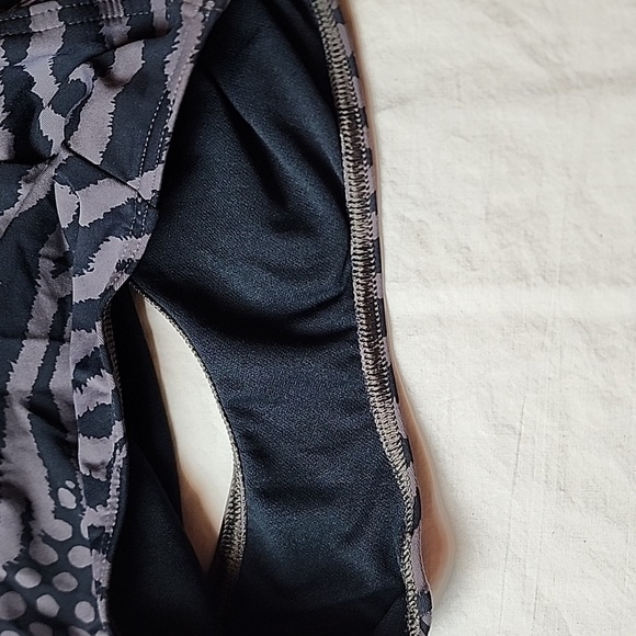 Calvin Klein One-Piece Swimsuit Size 8 Snajeskin Print Ruched Front - Picture 3 of 7